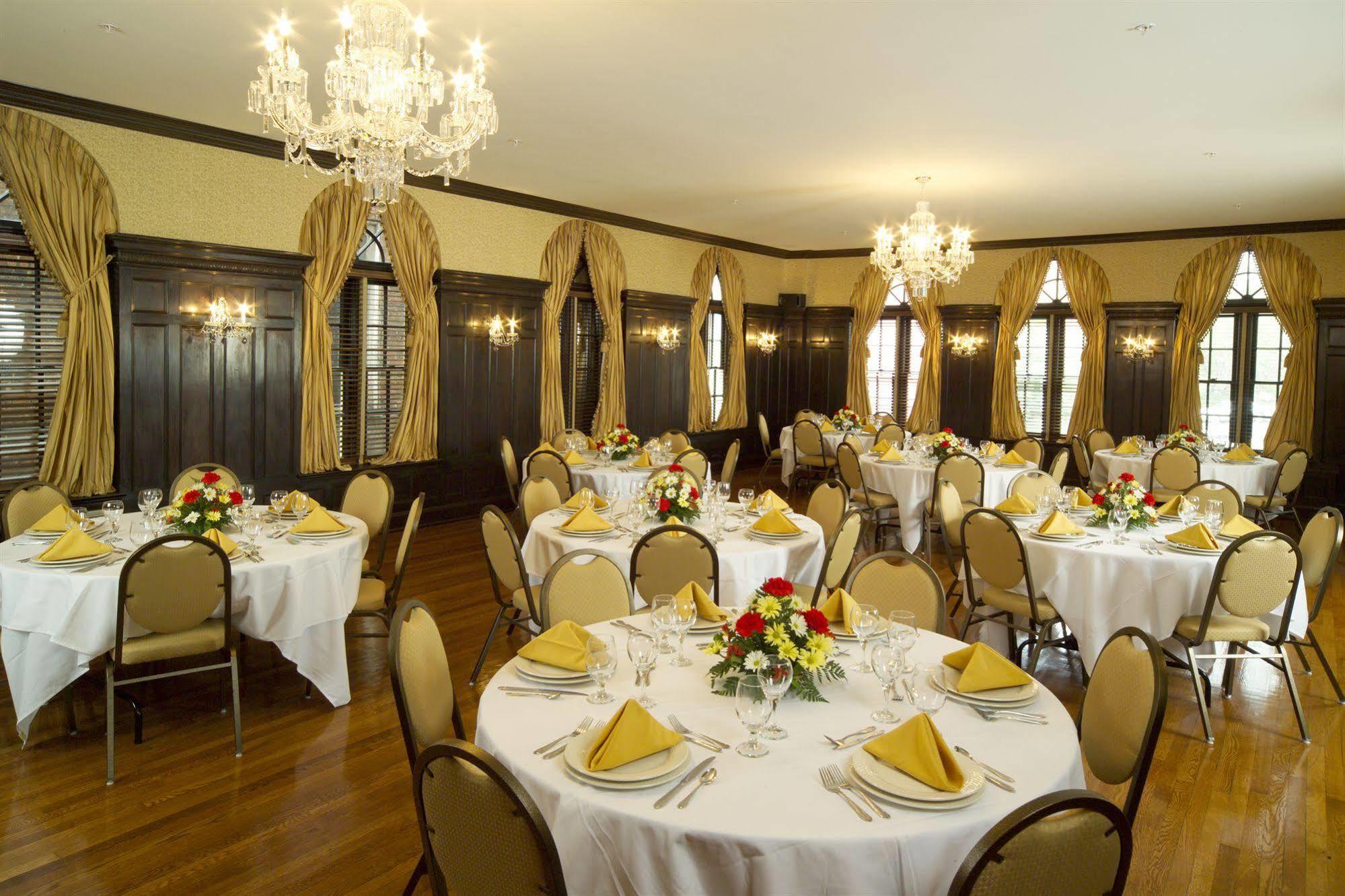 General Francis Marion Hotel Restoran fotoğraf